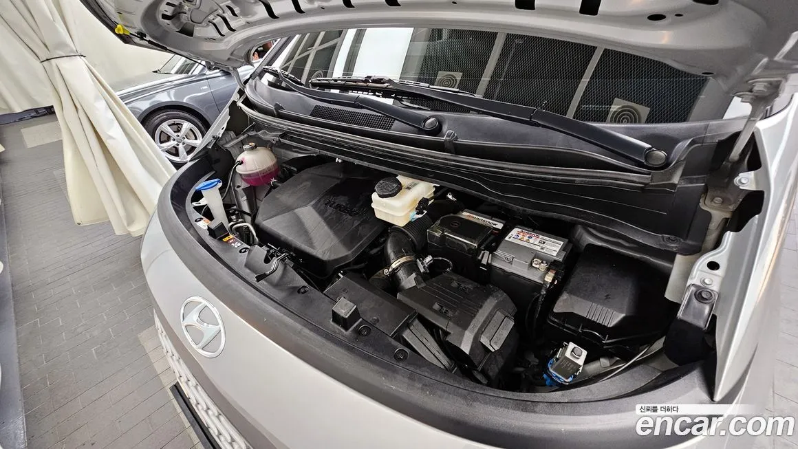 Hyundai Staria — фото 3