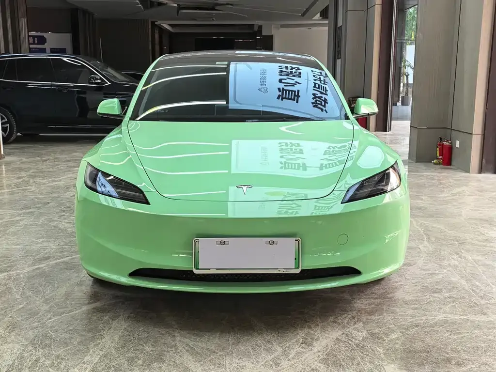 Tesla Model 3 — фото 9