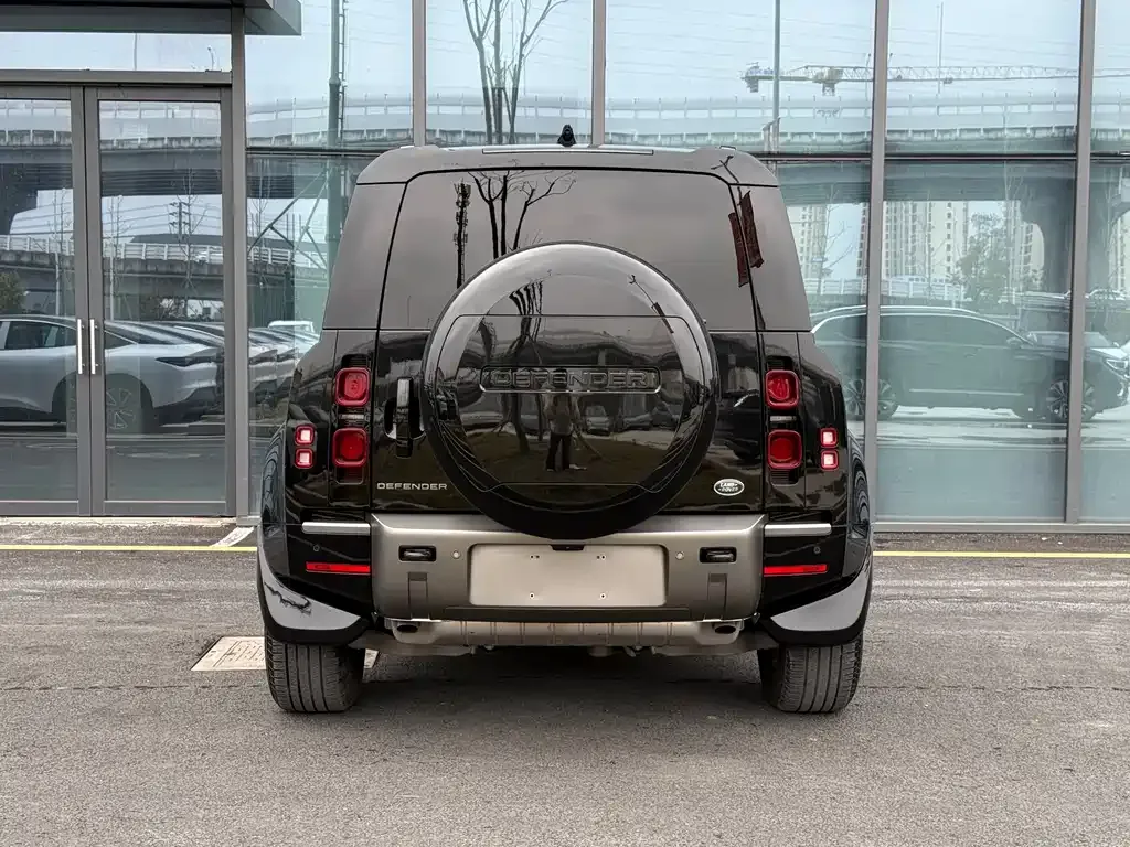 Land Rover Defender — фото 7