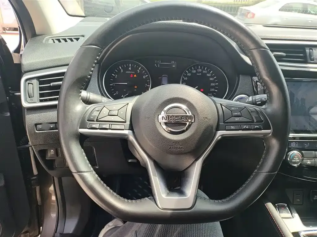 Nissan Qashqai — фото 6