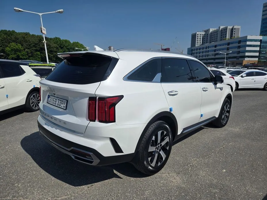 Kia Sorento — фото 7