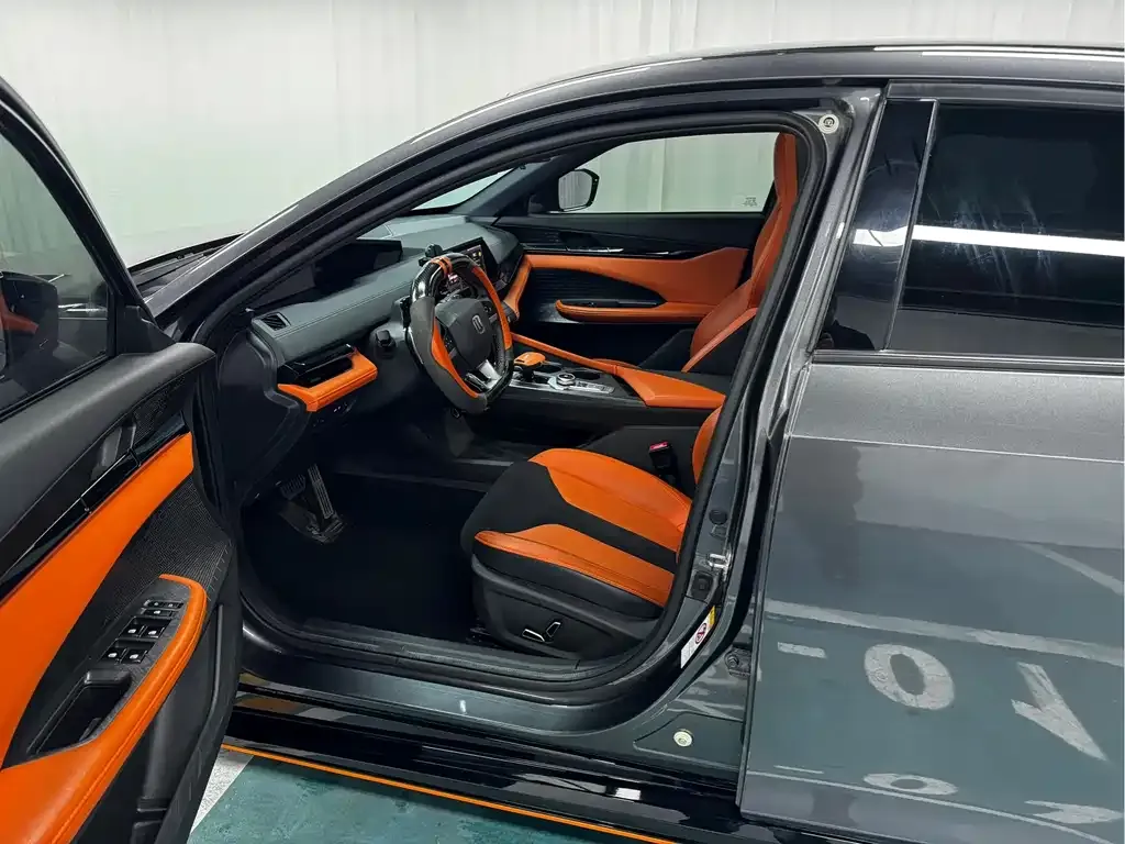 Changan UNI-V 2023 из CN, фото 4