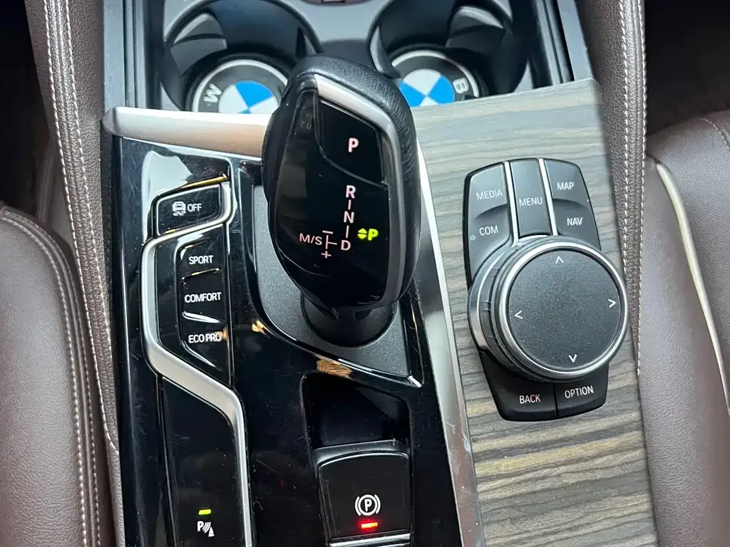 BMW 5 Series 2021 из CN, фото 10