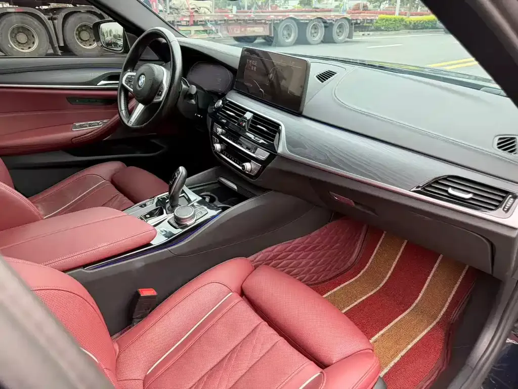 BMW 5 Series 2021 из CN, фото 3