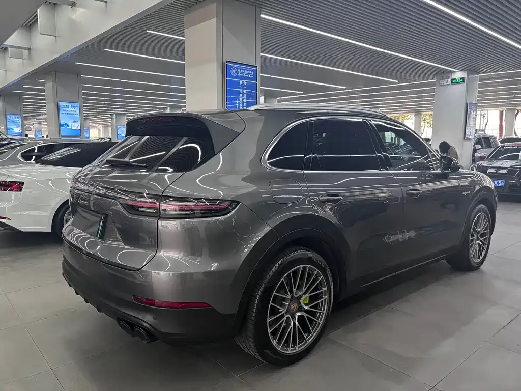 Porsche Cayenne Hybrid 2022 из CN, фото 8