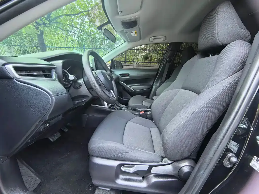 Toyota Frontlander 2023 из CN, фото 5