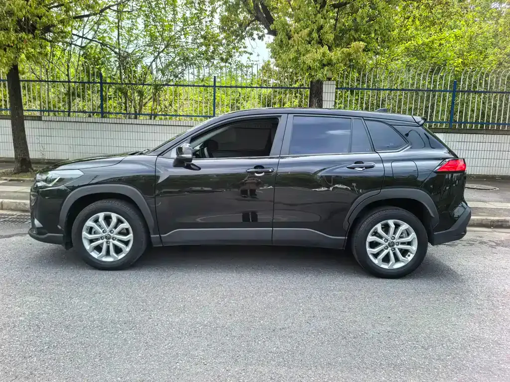 Toyota Frontlander 2023 из CN, фото 8