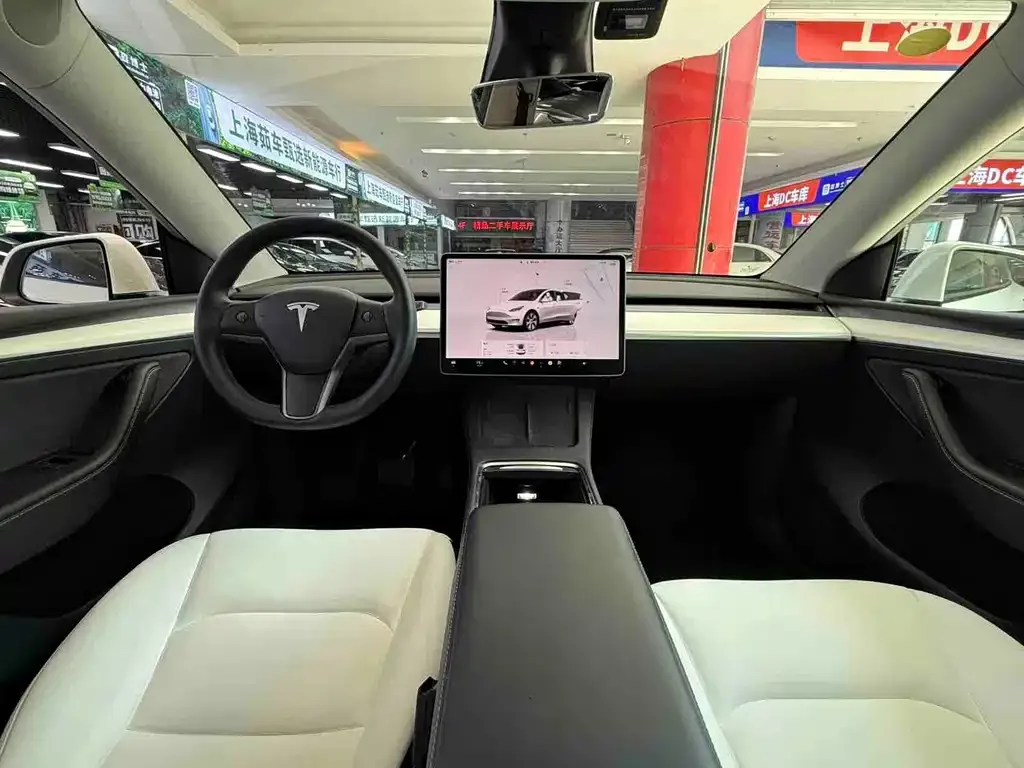 Tesla Model Y — фото 4