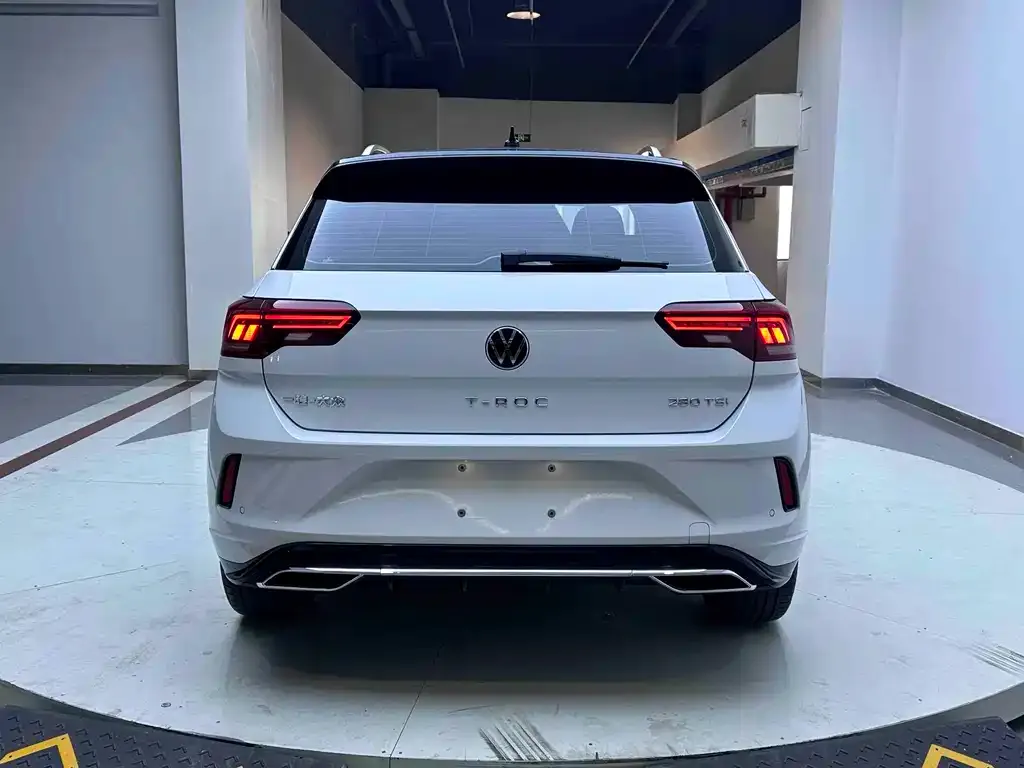Volkswagen T-Roc — фото 3