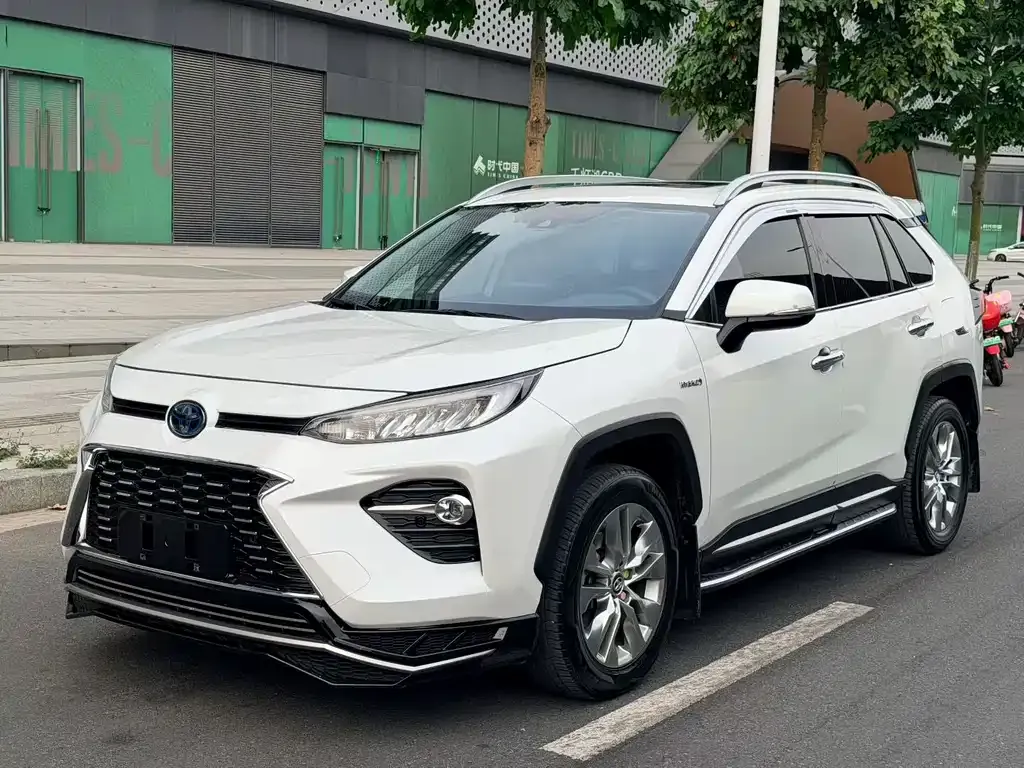 Toyota Wildlander — фото 1