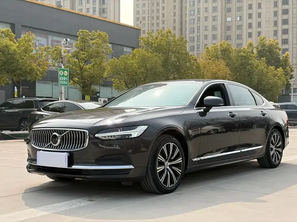 Volvo S90 — фото 1