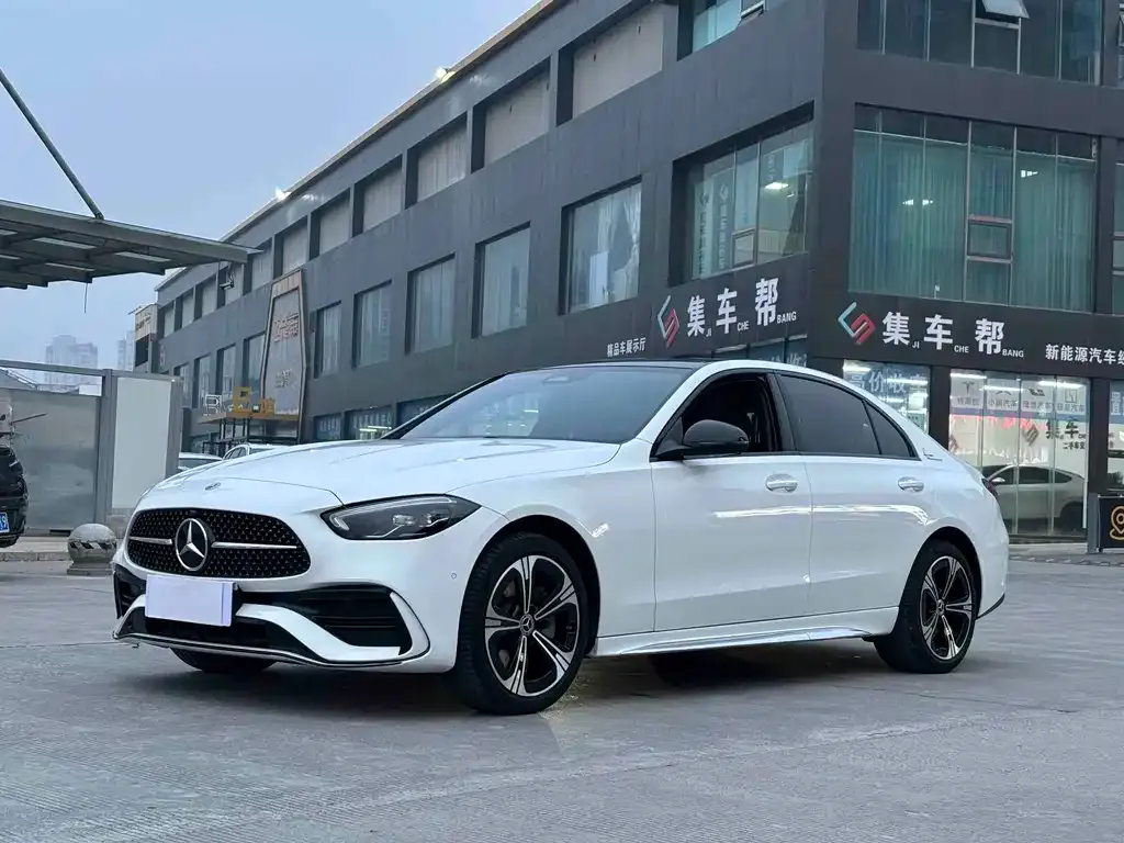 Mercedes-Benz C-Class — фото 1