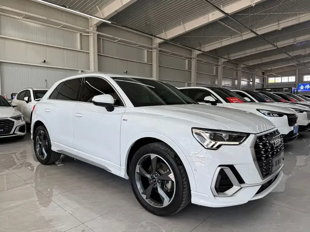Audi Q3 — фото 10