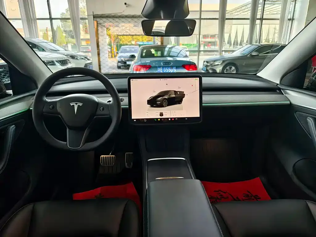 Tesla Model Y — фото 8