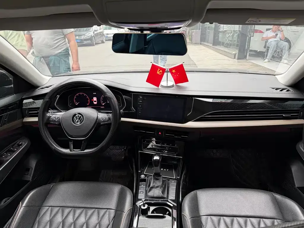 Volkswagen Passat — фото 10
