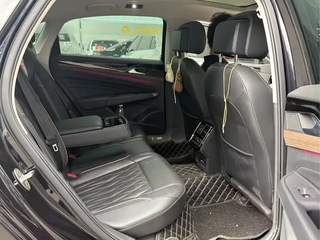 Volkswagen Passat — фото 9