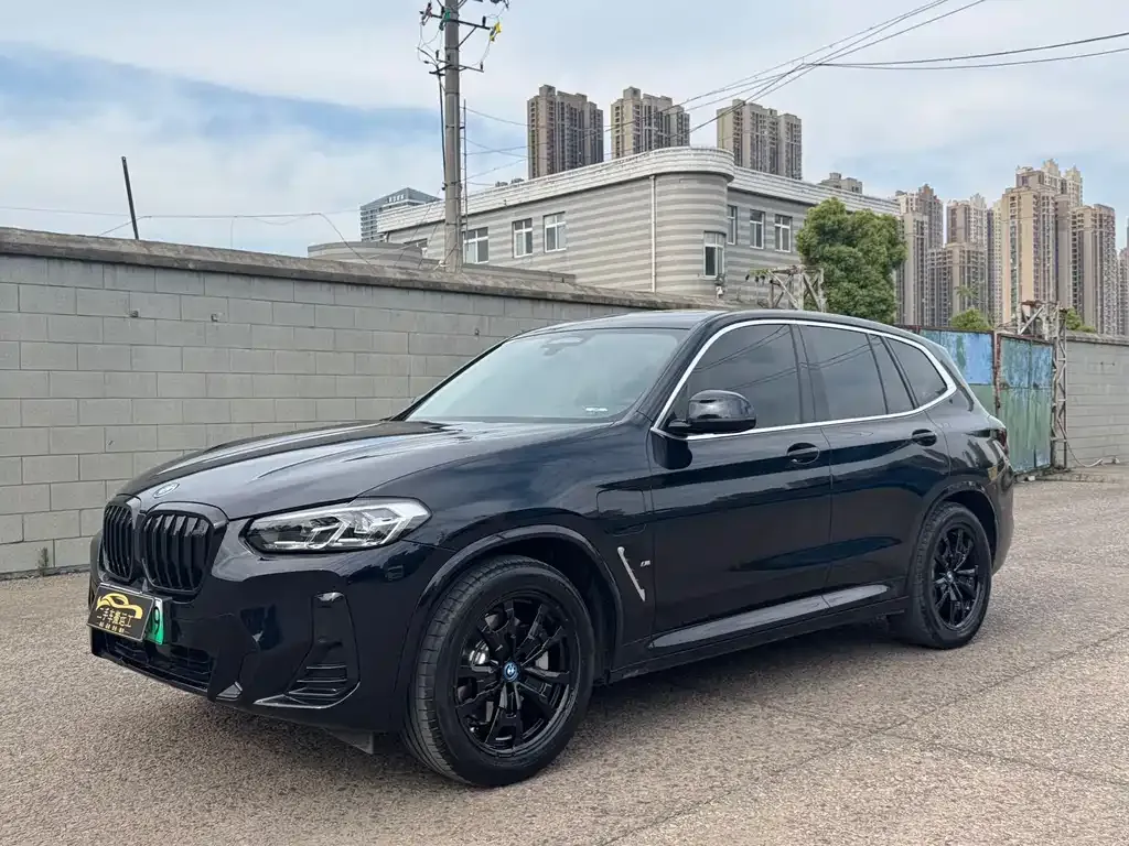 BMW iX3