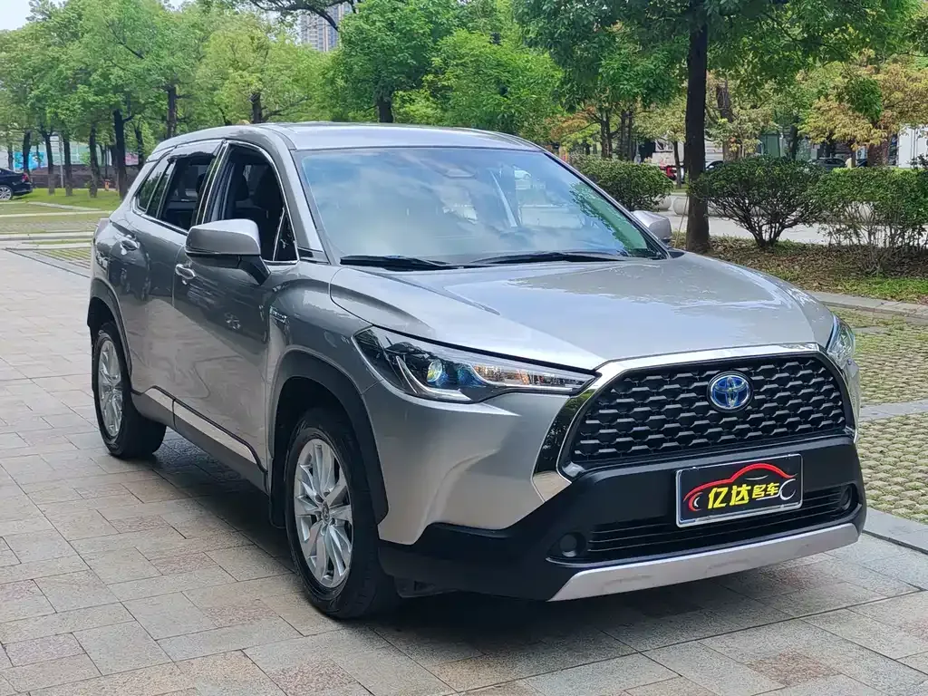 Toyota Corolla Cross — фото 9