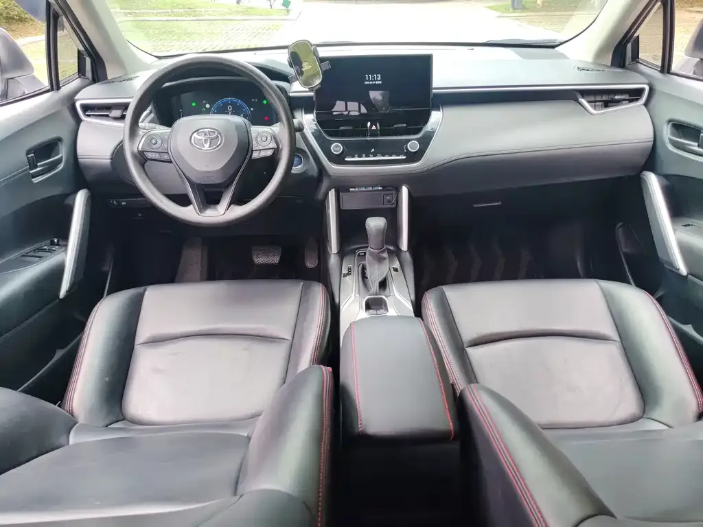 Toyota Corolla Cross — фото 2