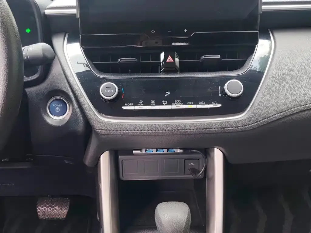 Toyota Corolla Cross — фото 3
