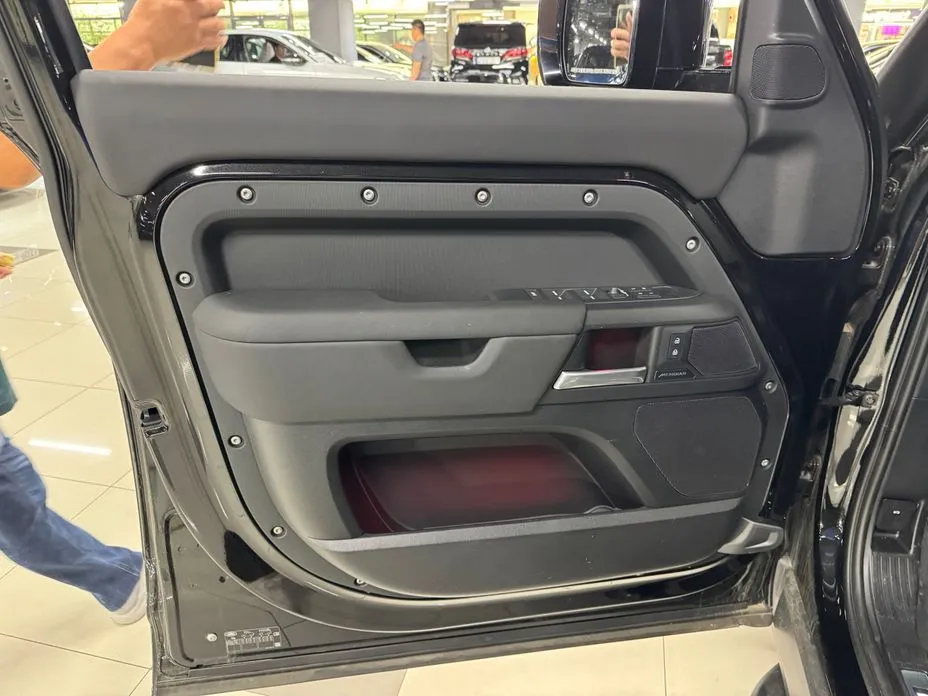 Land Rover Defender 2025 из KR, фото 2