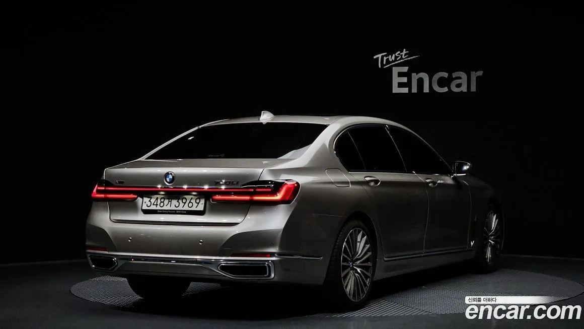 BMW 7-Series — фото 5