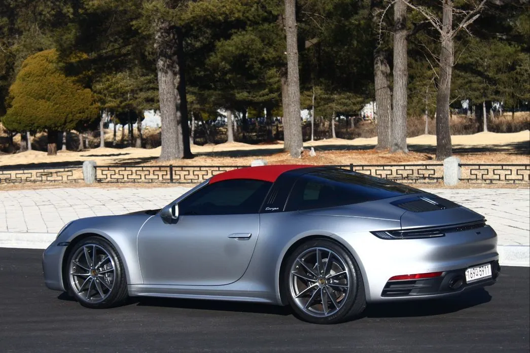 Porsche 911 2024 из KR, фото 9