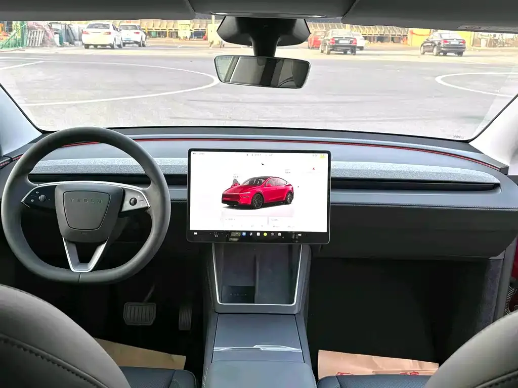 Tesla Model Y — фото 6