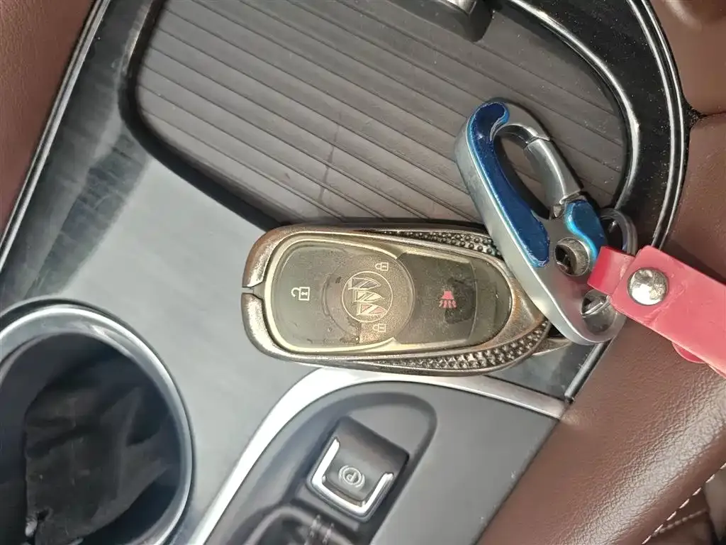 Buick Envision Plus — фото 3