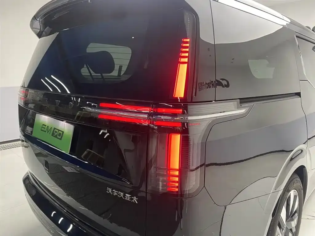 Volvo EM90 2026 из CN, фото 7