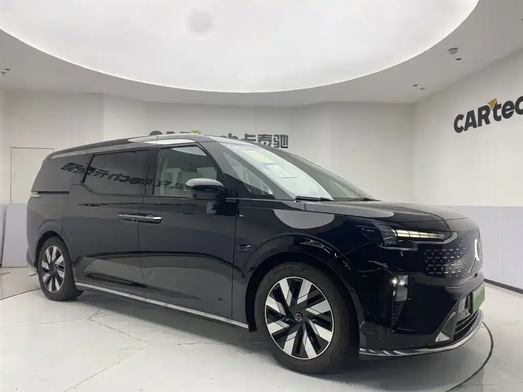Volvo EM90 2026 из CN, фото 8