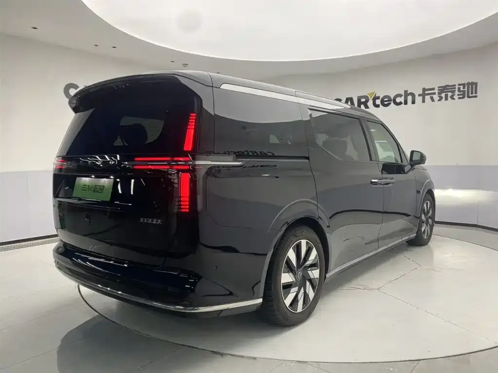 Volvo EM90 2026 из CN, фото 4