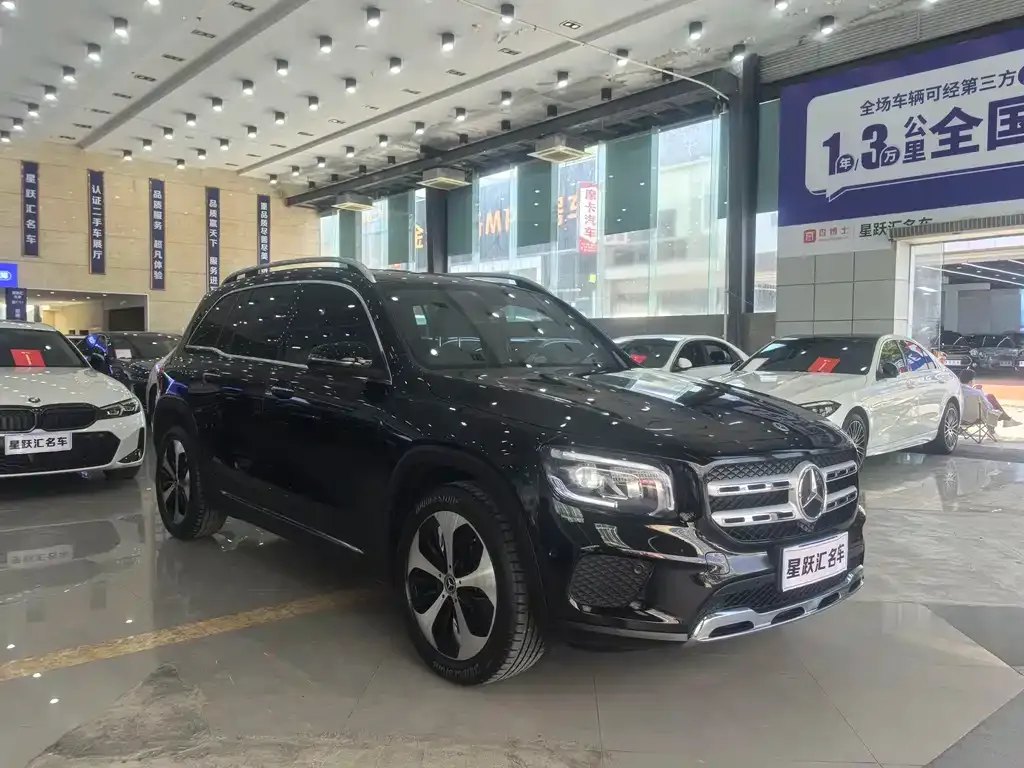 Mercedes-Benz GLB — фото 10