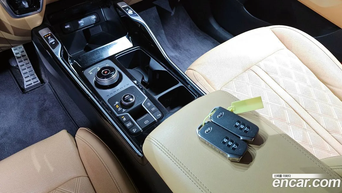 Kia Sorento — фото 9