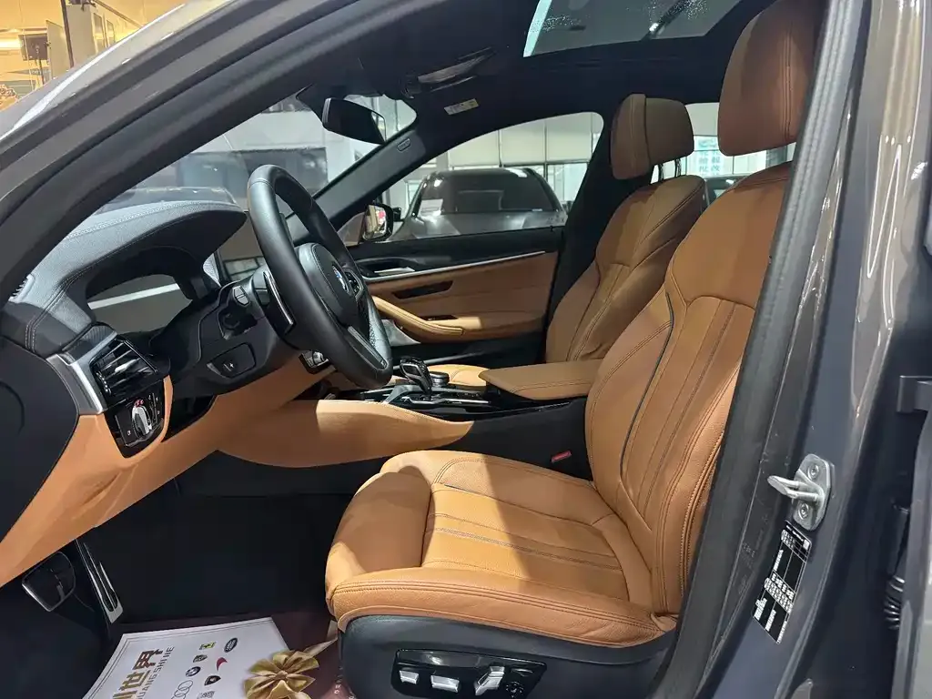 BMW 5 Series (Import) 2023 из CN, фото 6