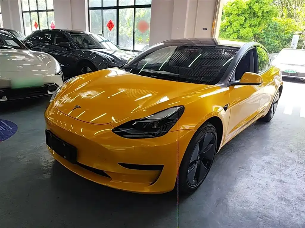 Tesla Model 3 — фото 1