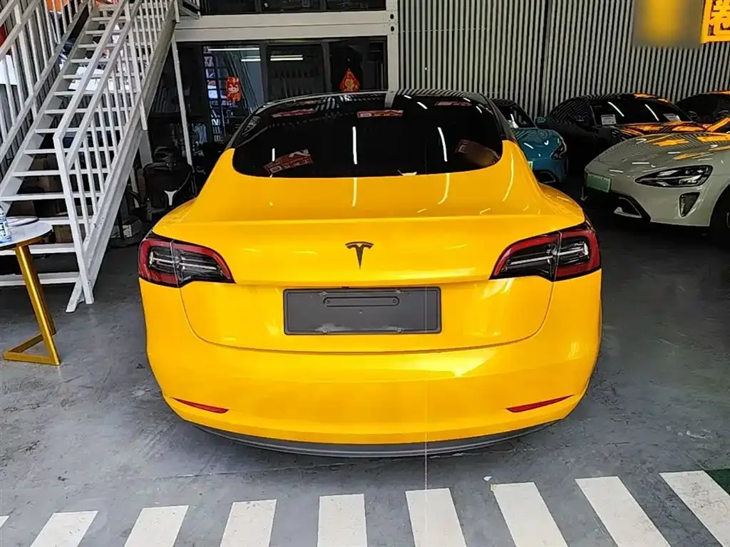 Tesla Model 3 — фото 8