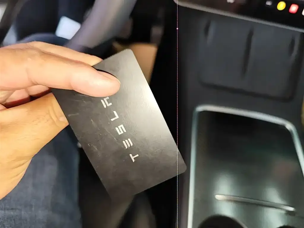 Tesla Model 3 — фото 2