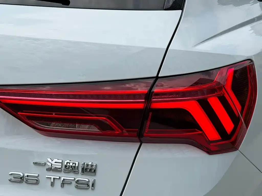Audi Q3 — фото 3