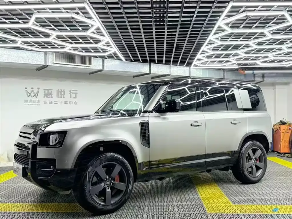 Land Rover Defender — фото 1