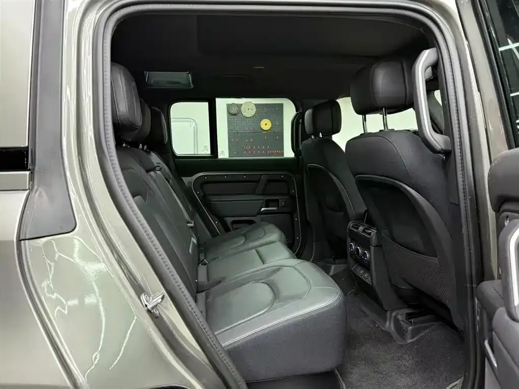 Land Rover Defender — фото 8