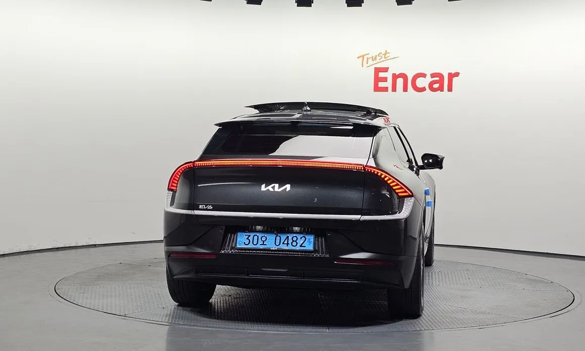 Kia EV6 2023 из KR, фото 2