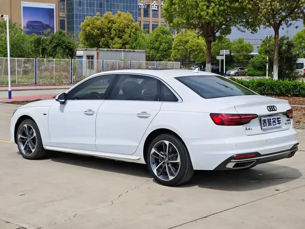 Audi A4L — фото 6