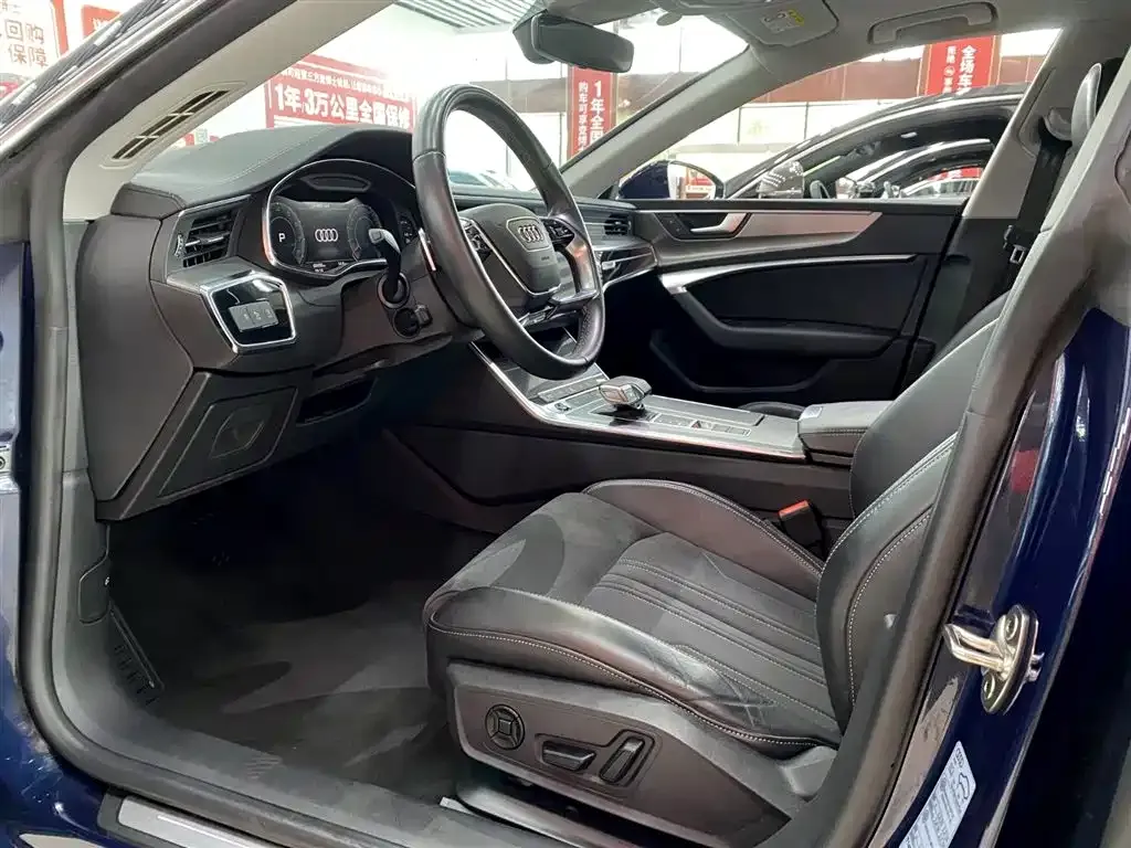 Audi A7L 2023 из CN, фото 7