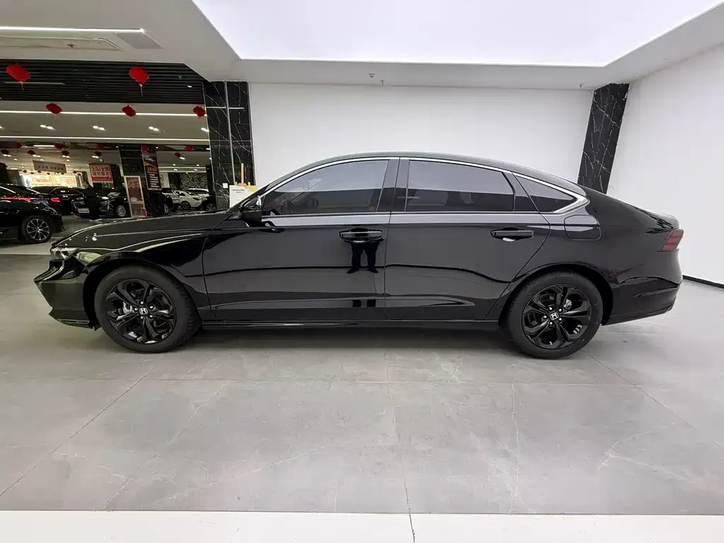 Honda Accord — фото 9