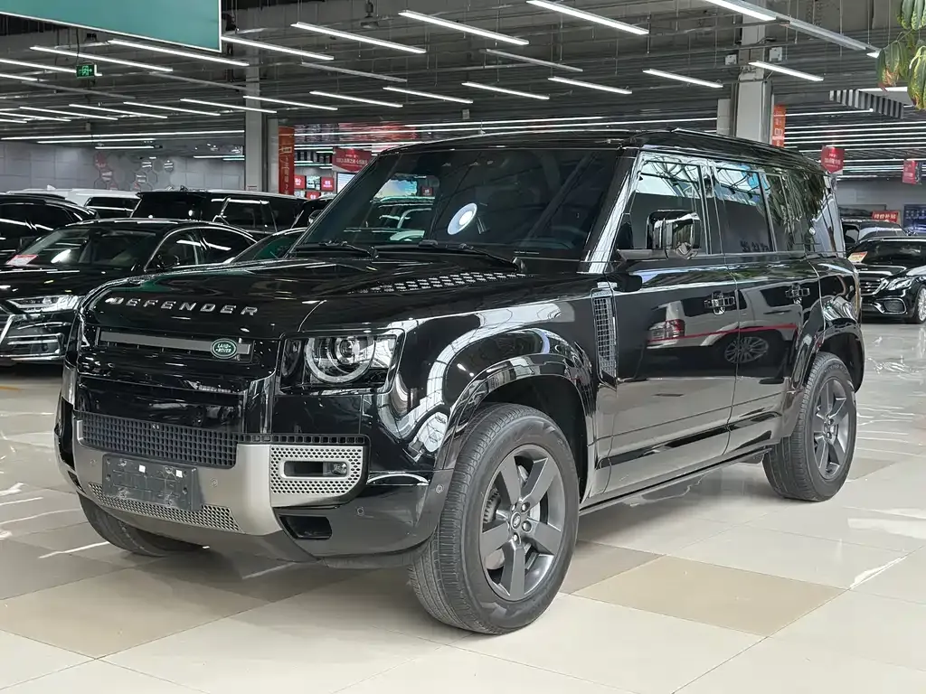 Land Rover Defender — фото 1