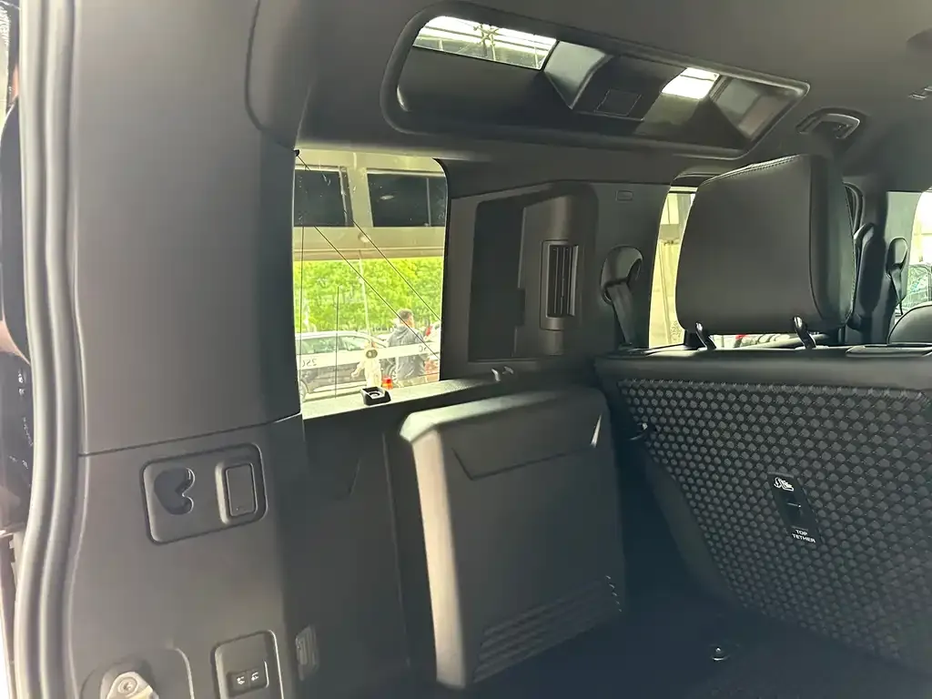 Land Rover Defender — фото 2