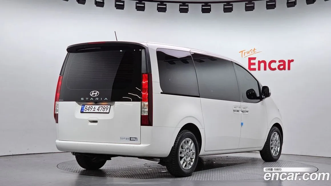 Hyundai Staria — фото 2
