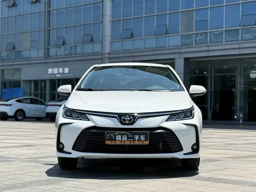 Toyota Corolla — фото 7