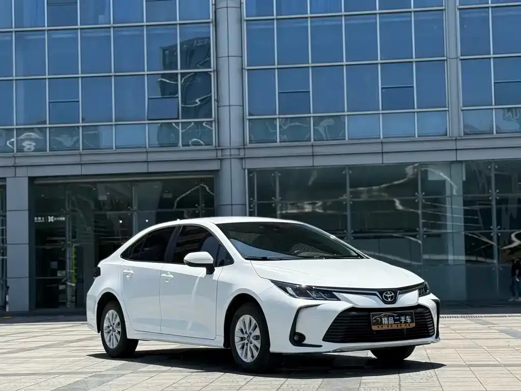 Toyota Corolla — фото 6